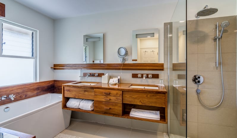 Calabash Luxury Boutique Hotel & Spa-Deluxe Suite Bathroom_2057